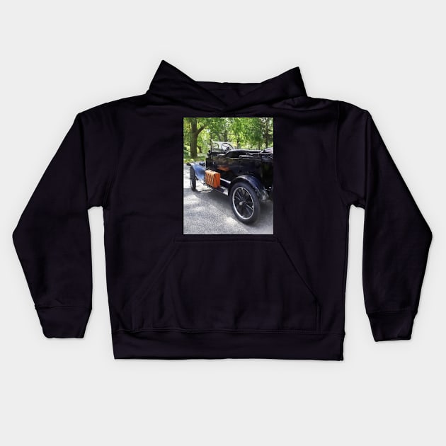 Cars - Model T With Luggage Rack Kids Hoodie by SusanSavad